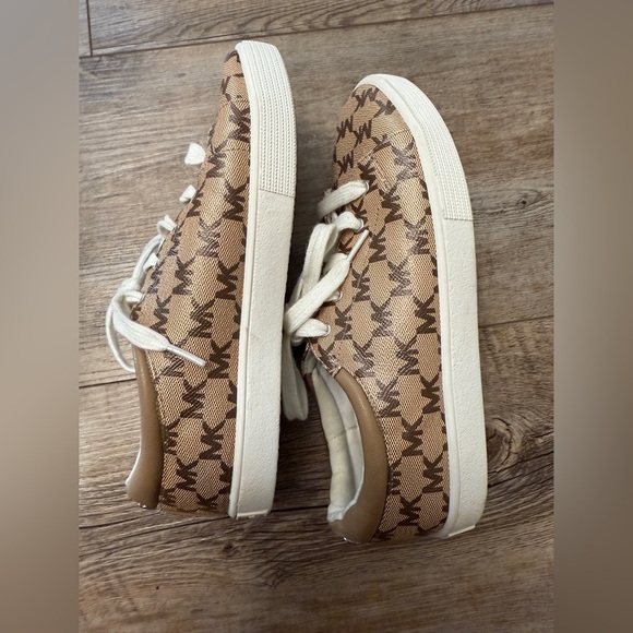 Excellent condition size 5, Michael kors. - Picture 4 of 4